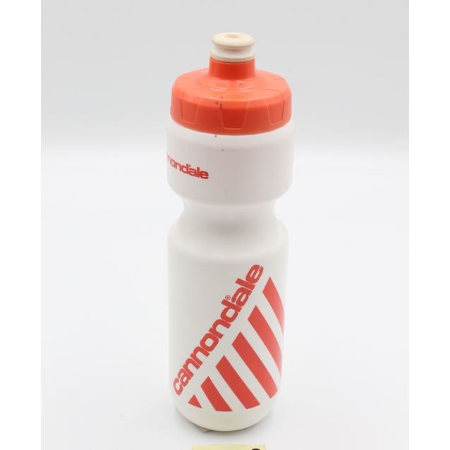 Фляга 700 ml Cannondale Retro W/Red фото westvelo.com