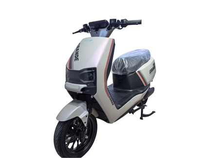 Електроскутер Corso «GRANDE» GR-631291, двигун 2000W, акумулятор  72V 35Ah графеновий, біло-сірий, колеса 12" + 1 ящик. акум