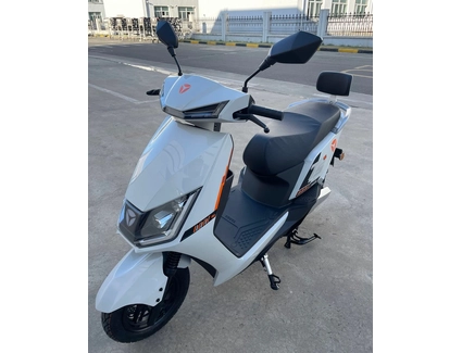 Електроскутер Yadea «T5L» 0042, двигун 1500W, акумулятор 72V 30Ah літій-залізо-фосфатний, білий, колеса 10"