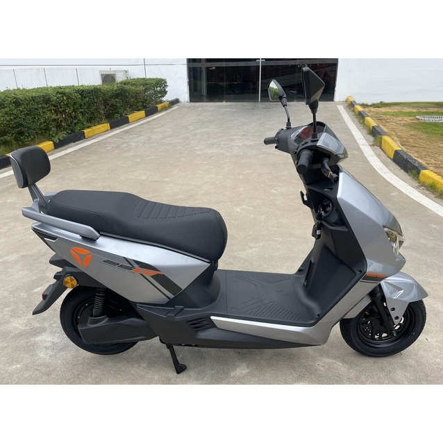 Електроскутер Yadea «GT25» 077, двигун 1400W, акумулятор 72V 23Ah графеновий, сірий, колеса 10" фото westvelo.com