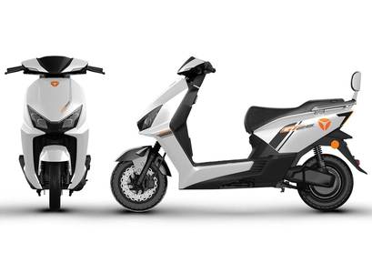 Електроскутер Yadea «GT25» 026, двигун 1400W, акумулятор 72V 23Ah графеновий, срібно-білий, колеса 10"