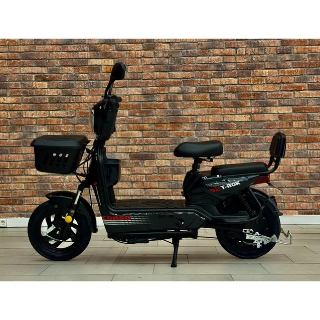 Електроскутер Corso «T-ROK32» TR-010540, двигун 500W, акумулятор 48V/20Ah свинцево-кислотний, чорний, колеса 10" + 1 ящик. акум фото westvelo.com