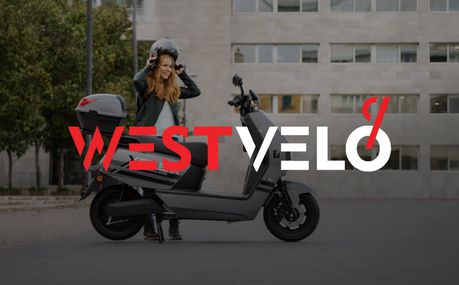 Коли вітрина вирішує все: як позиціонувати електроскутери Корсо оптом у своєму магазині, щоб вони продавалися дорожче?