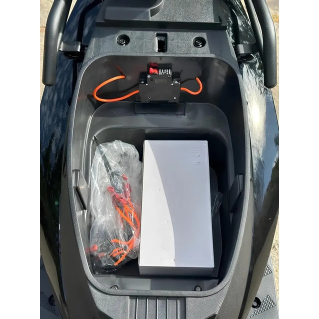 Електроскутер Corso «JOGGER» JR-764032, двигун 1500W, акумулятор 72V 25Ah свинцево-кислотний сіро-оливковий, колеса 10" + 1 ящик. акум фото westvelo.com