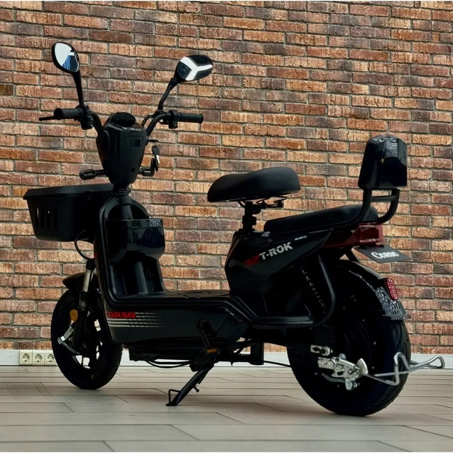 Електроскутер Corso «T-ROK32» TR-010540, двигун 500W, акумулятор 48V/20Ah свинцево-кислотний, чорний, колеса 10" + 1 ящик. акум фото westvelo.com