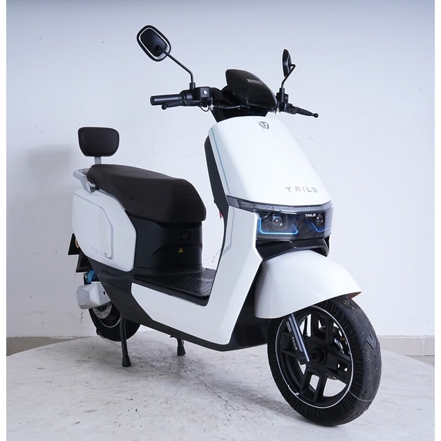 Електроскутер Tailg «F-71» E01, двигун 1500W, акумулятор 72V 38Ah графеновий, білий, колеса 12" фото westvelo.com