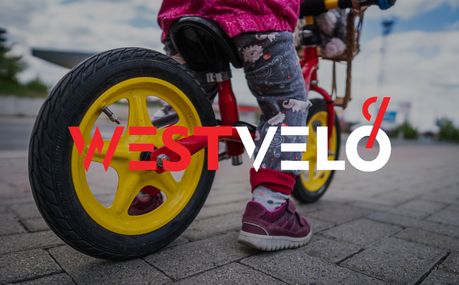 Какие особенности делают беговел Корсо оптом идеальным товаром для пополнения ассортимента перед зимними праздниками?