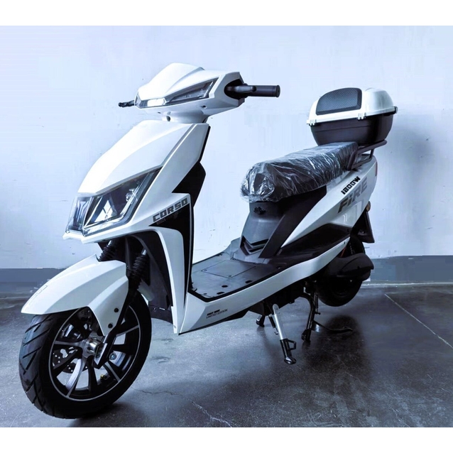 Електроскутер Corso «FIRE» FR-100699, двигун 1800W, акумулятор 72V/32Ah графеновий, білий, колеса 12/10" + 1 ящик. акум фото westvelo.com