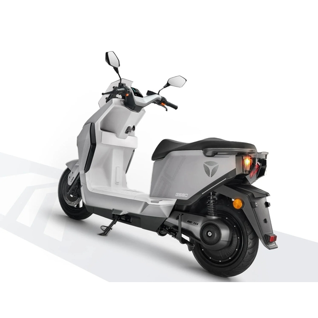 Електроскутер Yadea «GS80» 0360, двигун 2999W, акумулятор 72V 50Ah літій-залізо-фосфатний, білий, колеса 12" фото westvelo.com