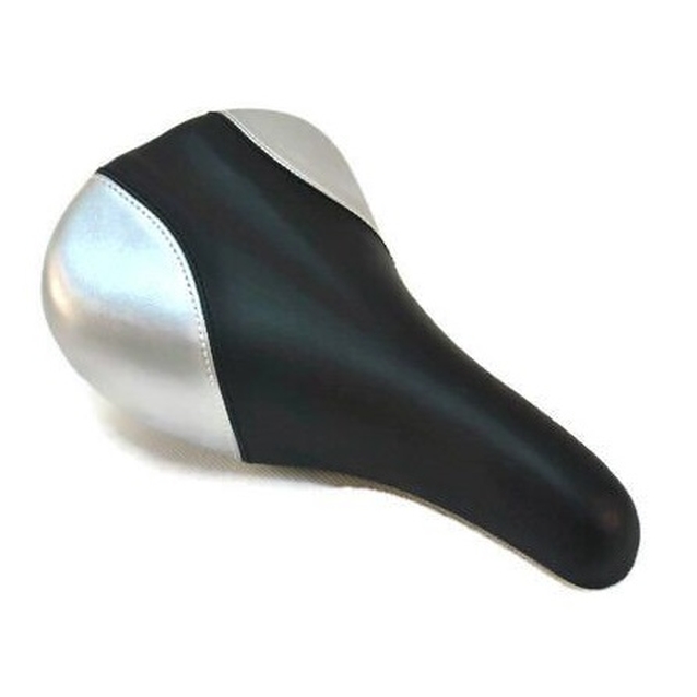 Сідло дитяче чорне з сірими вставками з катафотом фото westvelo.com