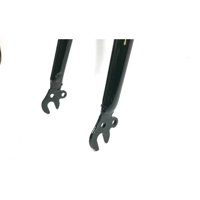 Вилка 28 ХВЗ сталева, чорна з плечиками нікельними шток L-230mm р.з L-105mm фото westvelo.com