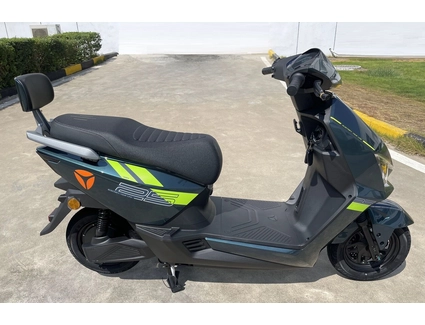 Електроскутер Yadea «GT25» 065, двигун 1400W, акумулятор 72V 23Ah графеновий, смарагдовий, колеса 10"