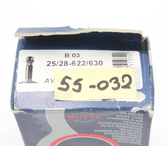 Камера турист 28 короткий ніпель AV 35mm RUBENA (25/28-622/630)