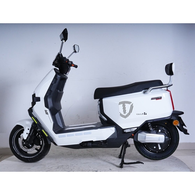 Електроскутер Tailg «F-55» C03, двигун 2000W, акумулятор 72V 38Ah графеновий, білий, колеса 12" фото westvelo.com