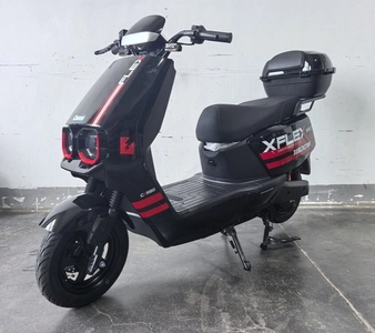 Електроскутер Corso «FLEX»  FL-239072-1 двигун 1800W, акумулятор графеновий 72V/35Ah, чорно-червоний, колеса 10" + 1 ящик. акум