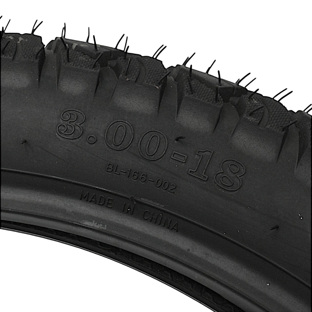 Покришка "18" 3.00-18 CHAMPION (BL-166) напів-шип TT фото westvelo.com