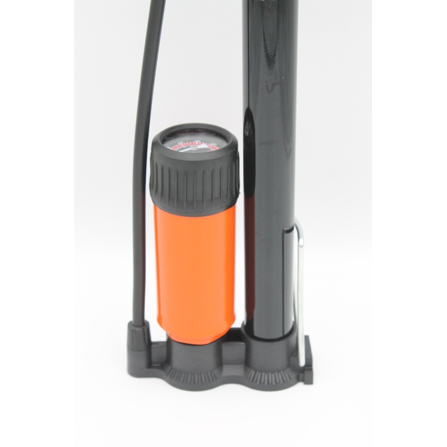 Насос авто з манометром BEE pump MAN металевий чорний, 2-ний наконечник (AV/FV) фото westvelo.com