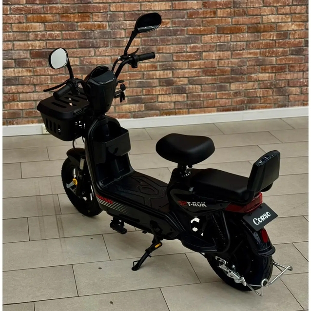 Електроскутер Corso «T-ROK32» TR-010540, двигун 500W, акумулятор 48V/20Ah свинцево-кислотний, чорний, колеса 10" + 1 ящик. акум фото westvelo.com