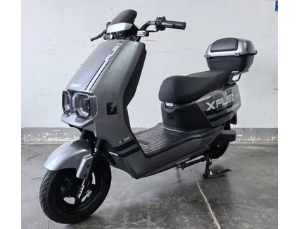 Електроскутер Corso «FLEX» FL-548209-1 двигун 1800W, акумулятор графеновий 72V 35Ah, срібний, колеса 10" + 1 ящик. акум