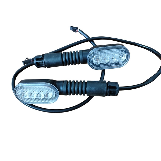 Комплект поворотників передніх для електроскутера 48/72V (L+R), (2 pin) 4 LED фото westvelo.com