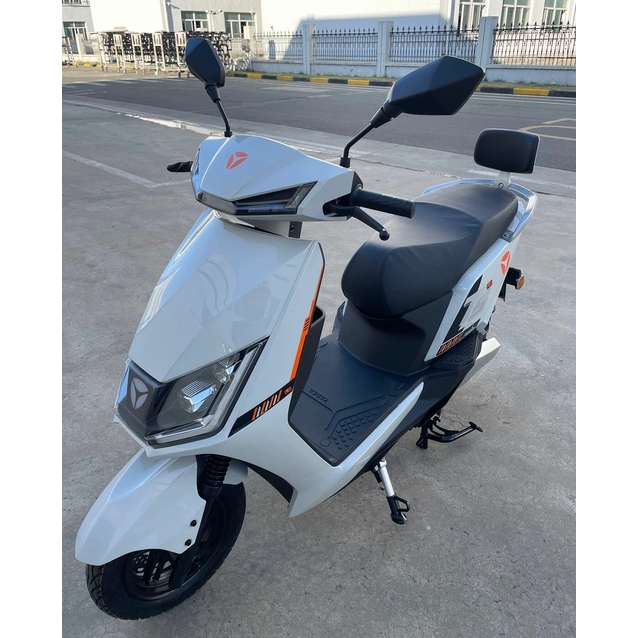 Електроскутер Yadea «T5L» 0042, двигун 1500W, акумулятор 72V 30Ah літій-залізо-фосфатний, білий, колеса 10" фото westvelo.com