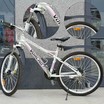 Крила пластик 24-26 кріпл. труба сідла №67 (пер. в вилку) з катафотом фото westvelo.com