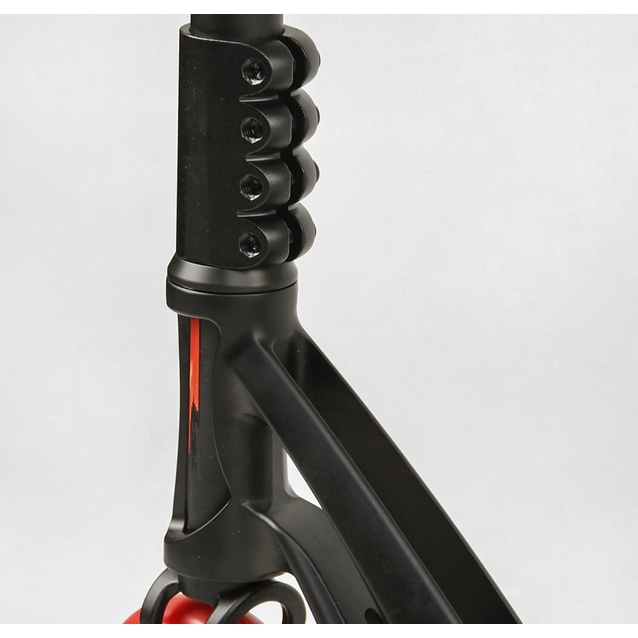 Самокат трюковий Best Scooter «FEAR» МТ-50599 чорно-червоний, SCS-система, пеги, AL диск та дека, колеса PU Ø115mm, ширина керма - 58 см фото westvelo.com