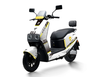 Електроскутер Tairon «FS» 613058, двигун 2000W, акумулятор 72V 48Ah літій-залізо-фосфатний, біло-жовтий, колеса 12/10"