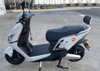 Електроскутер Yadea «T5L» 0042, двигун 1500W, акумулятор 72V 30Ah літій-залізо-фосфатний, білий, колеса 10" фото westvelo.com