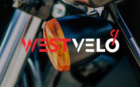 В який період фари та мигалки для велосипедів оптом мають найбільший попит?