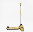 Самокат дитячий 3-х колісний Skyper MR-02315 жовтий, колеса PU Ø114mm/35mm зі світлом, музика та підсвічування платформи, кермо складне фото westvelo.com