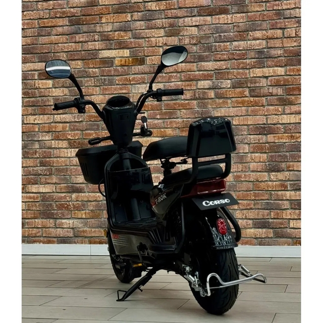 Електроскутер Corso «T-ROK32» TR-010540, двигун 500W, акумулятор 48V/20Ah свинцево-кислотний, чорний, колеса 10" + 1 ящик. акум фото westvelo.com