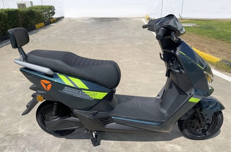 Електроскутер Yadea «GT25» 065, двигун 1400W, акумулятор 72V 23Ah графеновий, смарагдовий, колеса 10"