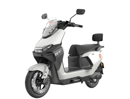 Електроскутер Yadea «GS70» 9104, двигун 2900W, акумулятор 72V 23Ah графеновий, білий, колеса 12"